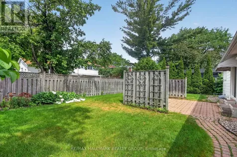 37 Parkwood Crescent Ottawa ON K1B 3J5