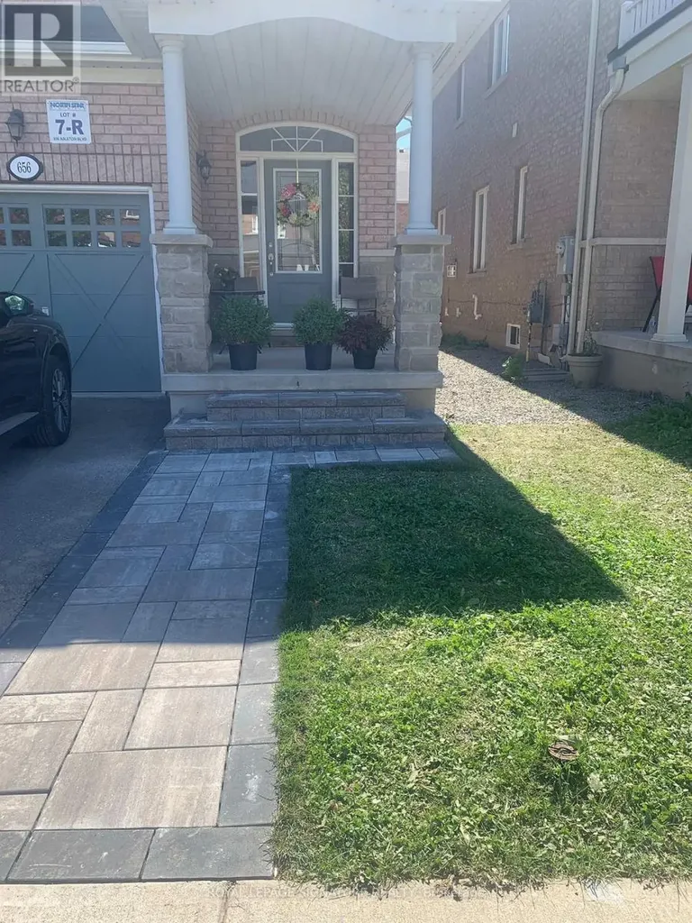 656 Asleton Boulevard Milton (wi Willmott) ON L9T 8K4