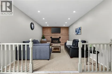 34 Capri Crescent Hamilton ON L8E 4J7