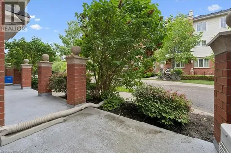 43 Hays Boulevard Oakville ON L6H 0J1