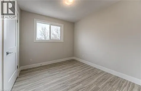 40 Daniel Avenue Kitchener ON N2K 2E9