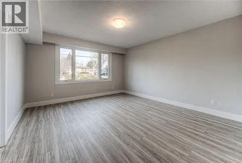 40 Daniel Avenue Kitchener ON N2K 2E9