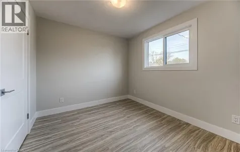 40 Daniel Avenue Kitchener ON N2K 2E9