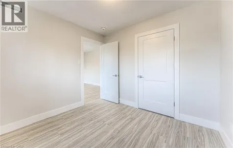 40 Daniel Avenue Kitchener ON N2K 2E9