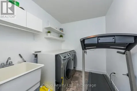 132 Drone Crescent Guelph (willow West/sugarbush/west Acres) ON N1K 0B9