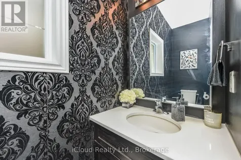 132 Drone Crescent Guelph (willow West/sugarbush/west Acres) ON N1K 0B9