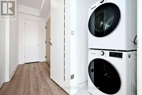 10 Oak St Street East Toronto (regent Park) ON M5A 0Z1