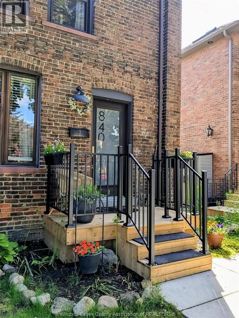 840 Monmouth Road Windsor ON N8Y 3L4