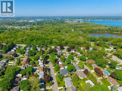 635 Highbury Park Sarnia ON N7V 2K1