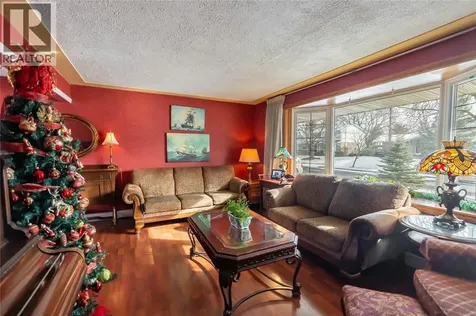 635 Highbury Park Sarnia ON N7V 2K1