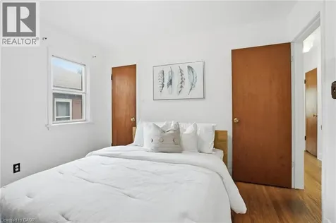 4 Duncombe Drive Hamilton ON L9A 2E8