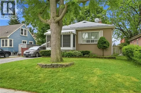 4 Duncombe Drive Hamilton ON L9A 2E8
