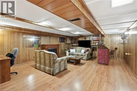 4 Duncombe Drive Hamilton ON L9A 2E8