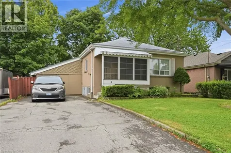 4 Duncombe Drive Hamilton ON L9A 2E8