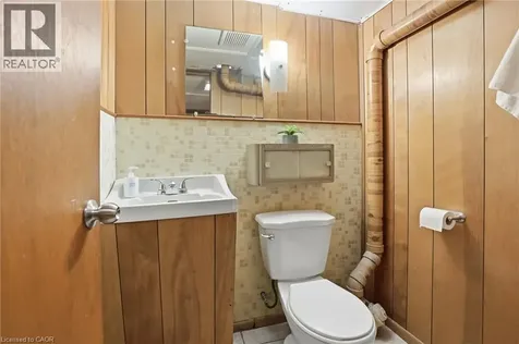 4 Duncombe Drive Hamilton ON L9A 2E8