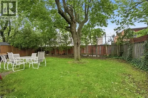 4 Duncombe Drive Hamilton ON L9A 2E8