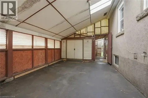 4 Duncombe Drive Hamilton ON L9A 2E8