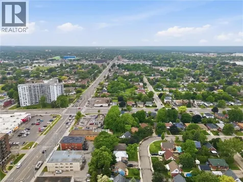 4 Duncombe Drive Hamilton ON L9A 2E8