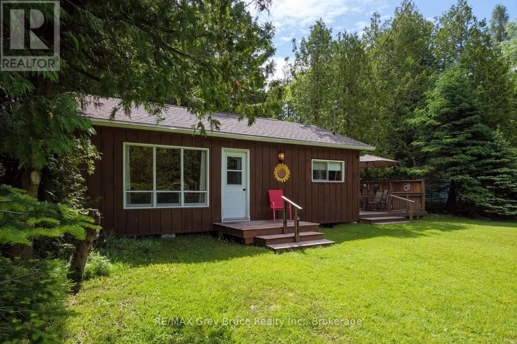11 Eldridge Avenue South Bruce Peninsula ON N0H 2G0