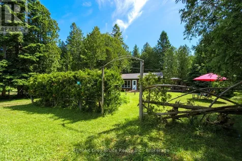 11 Eldridge Avenue South Bruce Peninsula ON N0H 2G0