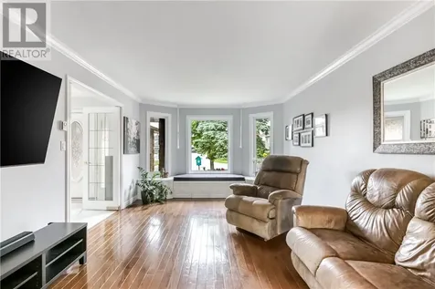 105 Forestdale Sudbury ON P3A 5X3