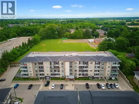 16 Markle Crescent Ancaster ON L9G 0H4