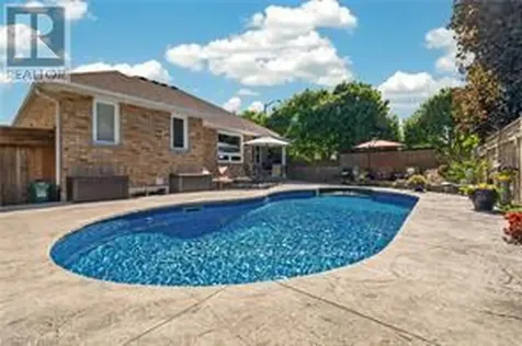 62 Varley Crescent Brantford ON N3R 7Z7