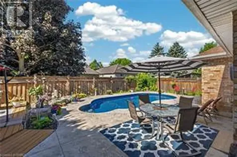 62 Varley Crescent Brantford ON N3R 7Z7