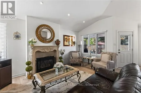 62 Varley Crescent Brantford ON N3R 7Z7
