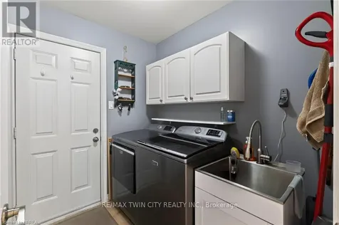 62 Varley Crescent Brantford ON N3R 7Z7