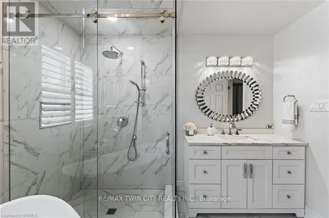 62 Varley Crescent Brantford ON N3R 7Z7