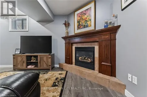 62 Varley Crescent Brantford ON N3R 7Z7