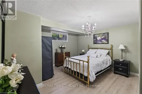 62 Varley Crescent Brantford ON N3R 7Z7