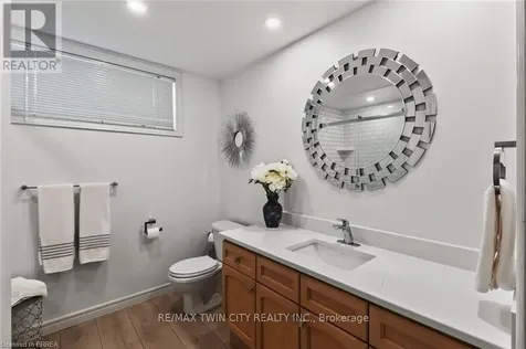 62 Varley Crescent Brantford ON N3R 7Z7
