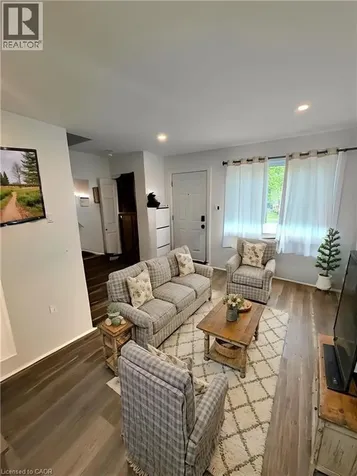 148 Bishop Street South Cambridge ON N3H 2L1