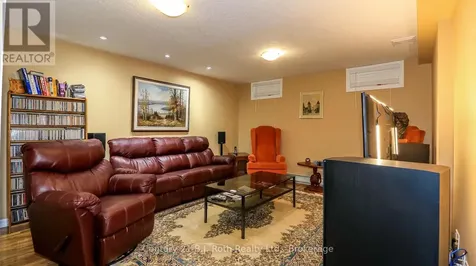 3332 Grayshott Drive Severn (west Shore) ON L3V 0Y4