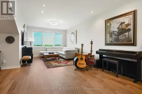 150 Robson Court Ottawa ON K2K 2W1