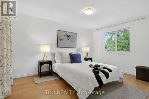 16-164 Barrow Crescent Ottawa ON K2L 2J1