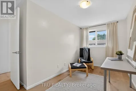 16-164 Barrow Crescent Ottawa ON K2L 2J1