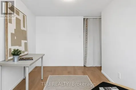 16-164 Barrow Crescent Ottawa ON K2L 2J1