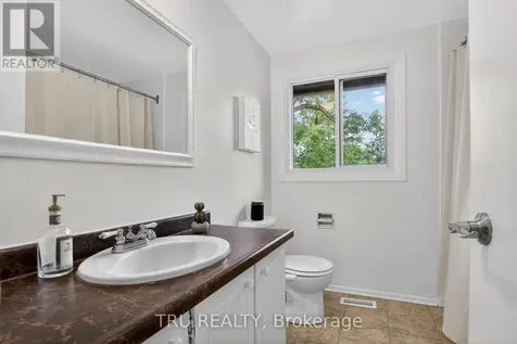 16-164 Barrow Crescent Ottawa ON K2L 2J1