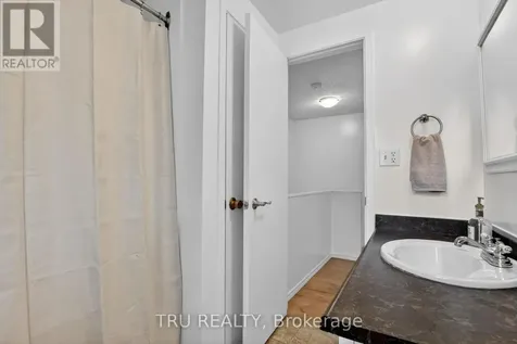 16-164 Barrow Crescent Ottawa ON K2L 2J1