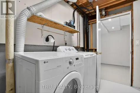 16-164 Barrow Crescent Ottawa ON K2L 2J1
