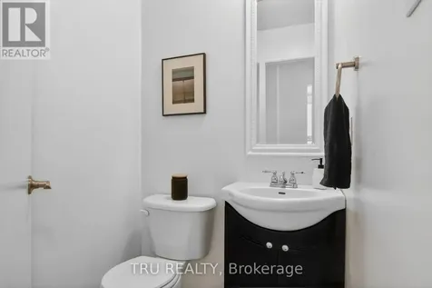 16-164 Barrow Crescent Ottawa ON K2L 2J1
