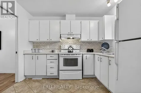 16-164 Barrow Crescent Ottawa ON K2L 2J1