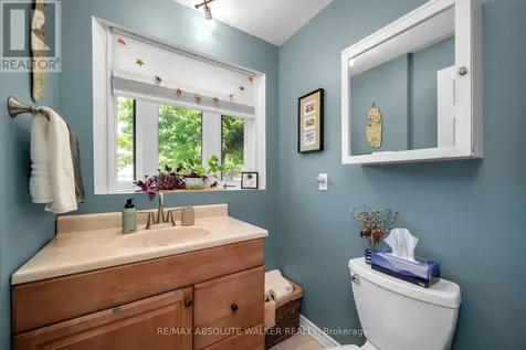 1546 Meadowfield Place Ottawa ON K1C 5V9