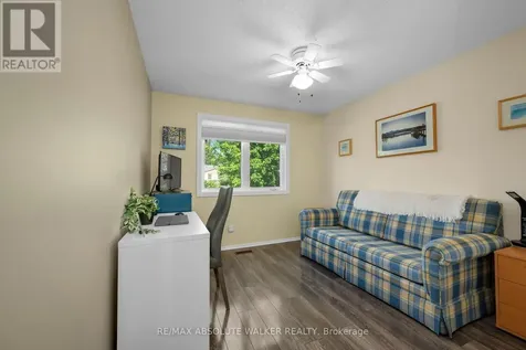 1546 Meadowfield Place Ottawa ON K1C 5V9