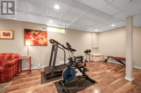 1546 Meadowfield Place Ottawa ON K1C 5V9