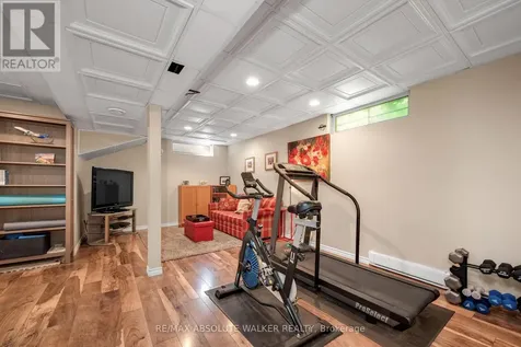 1546 Meadowfield Place Ottawa ON K1C 5V9