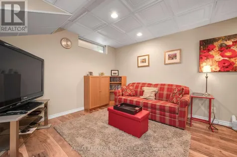 1546 Meadowfield Place Ottawa ON K1C 5V9
